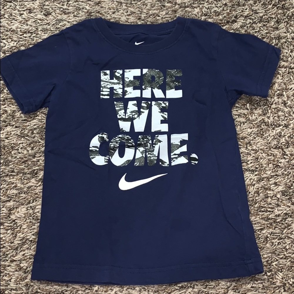 Boys Nike shirt size 6